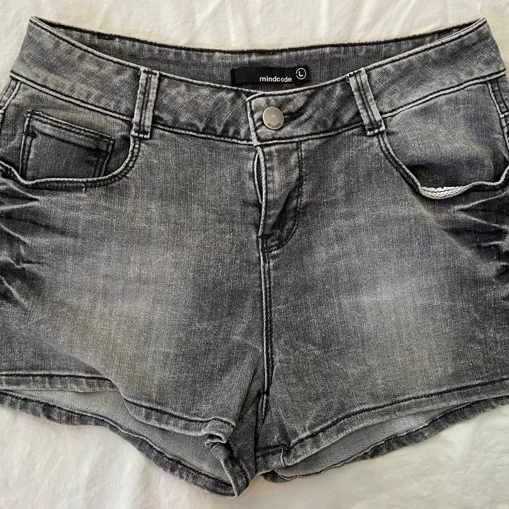 Mind Code Gray/Black Denim/Jean Shorts (Size L)